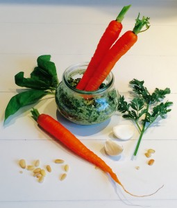 pesto van wortelloof en basilicum