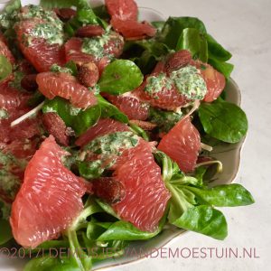 pluksla met grapefruit en basilicumdressing