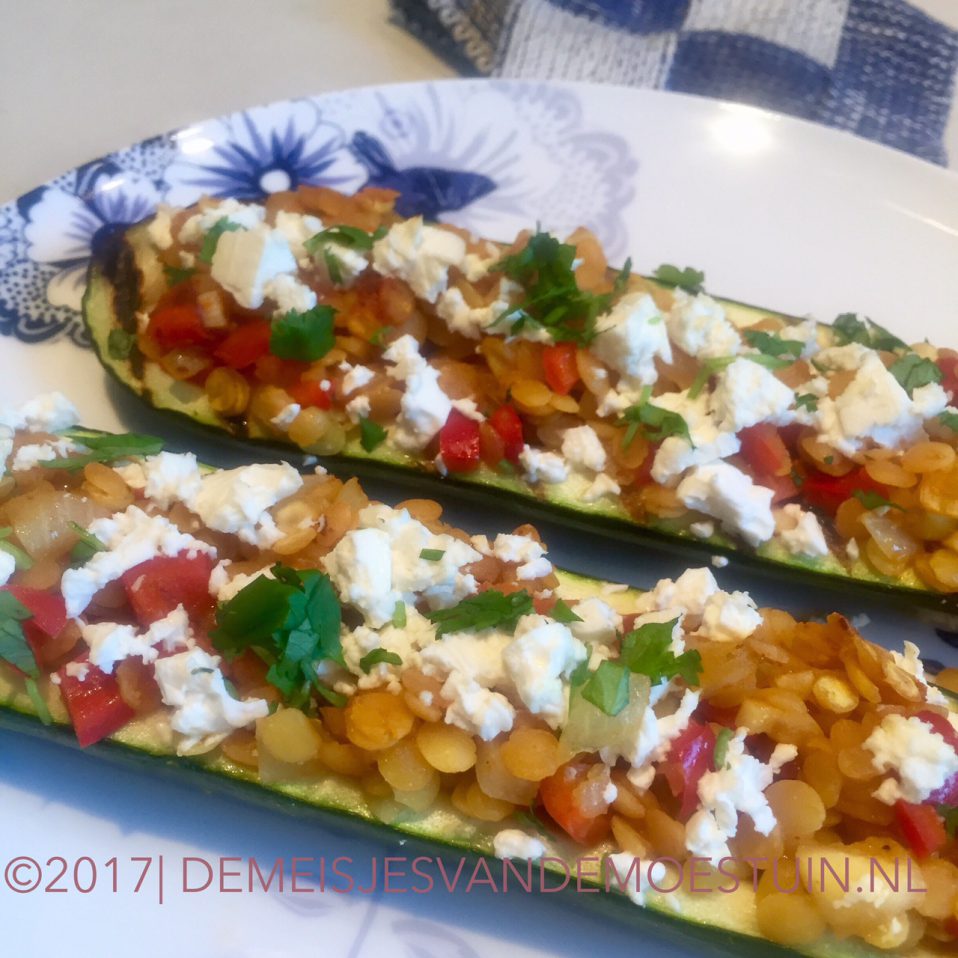 courgette gevuld met gele linzen