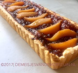 stoofpeertjestaart met vijgencompote